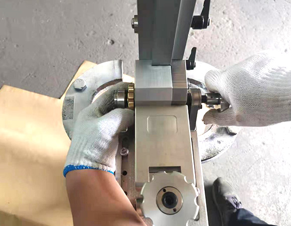 300型齿轮传动研磨机