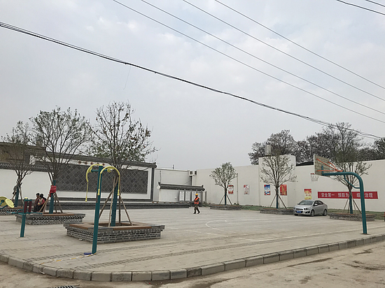 新修建的文化广场 (1).jpg