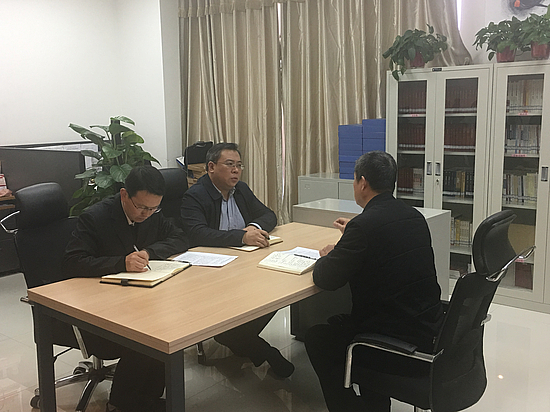 张志杰与李敬轩谈话.jpg 张志杰与李敬轩谈话.jpg