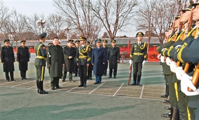 人民日报：习近平春节前夕视察看望北京卫戍区